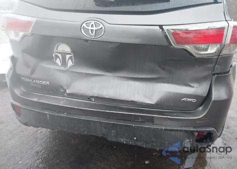 2016 Toyota Highlander Le V6 z USA, uszkodzony, nr VIN 5TDBKRFH0GS353138